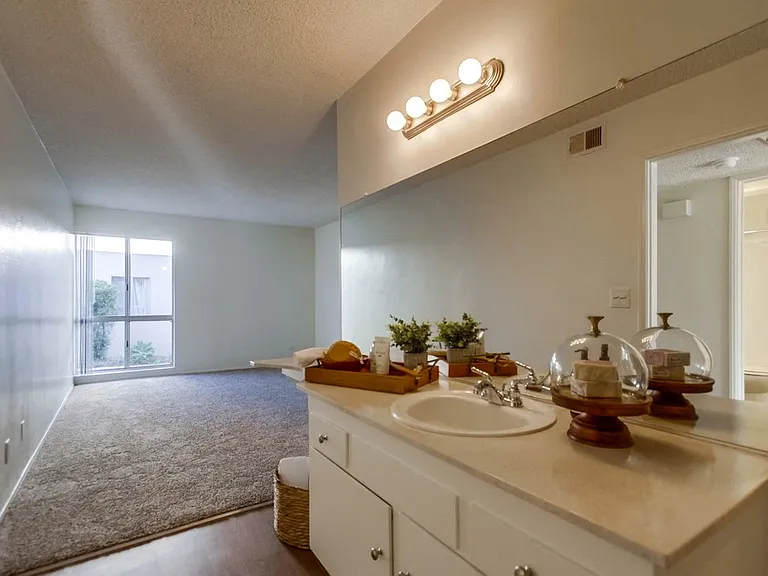 Villa Capri Apartments — Photo 3