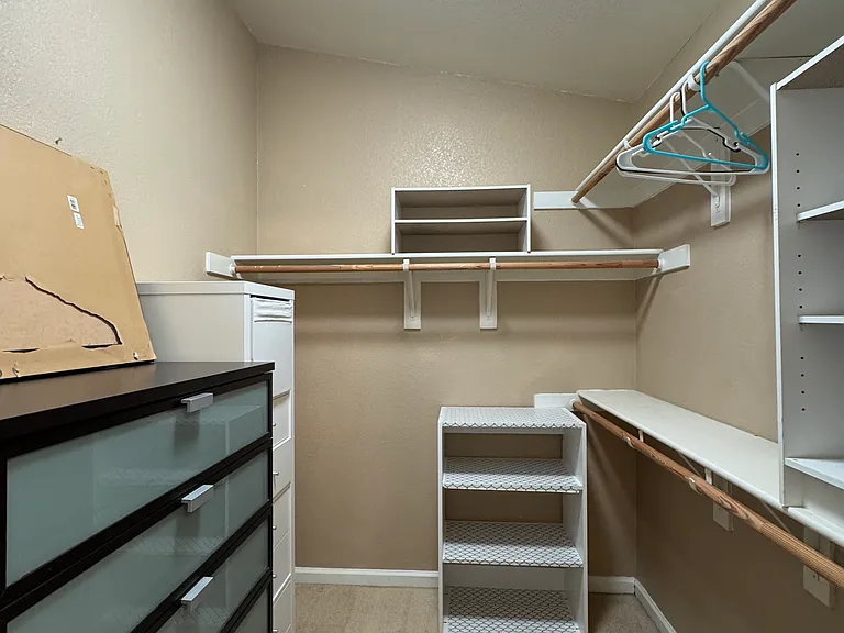 1370 Kerslake Cir — Photo 22