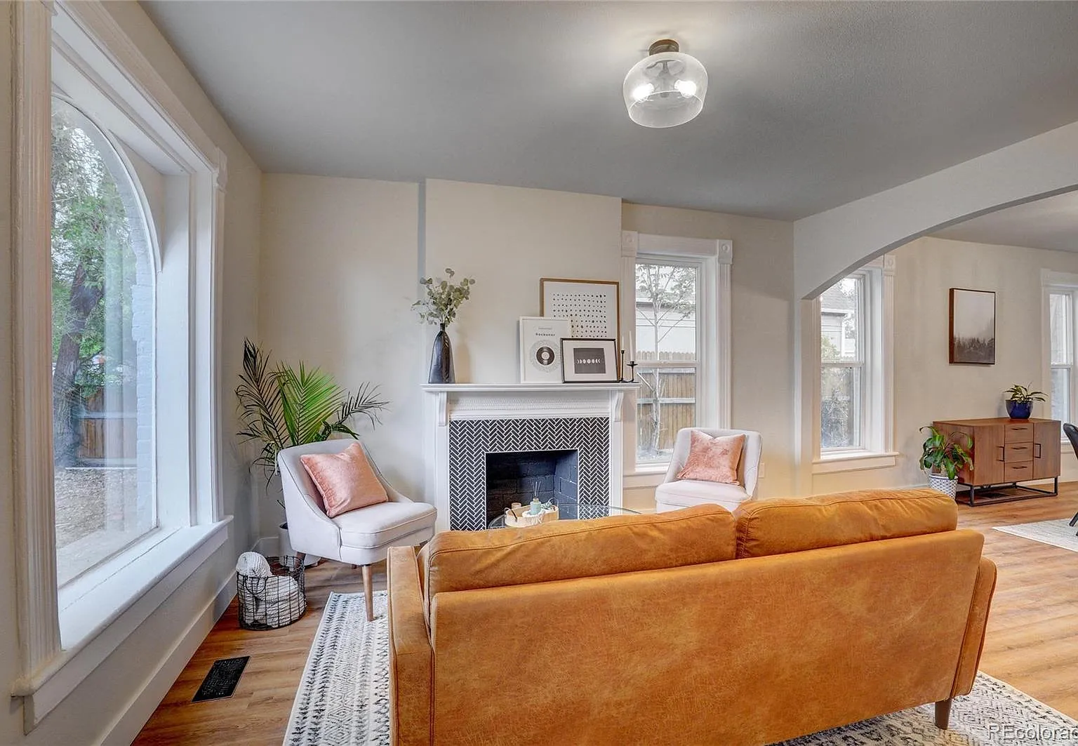 2 bed, 1100 sqft, $3,000 — Photo 1