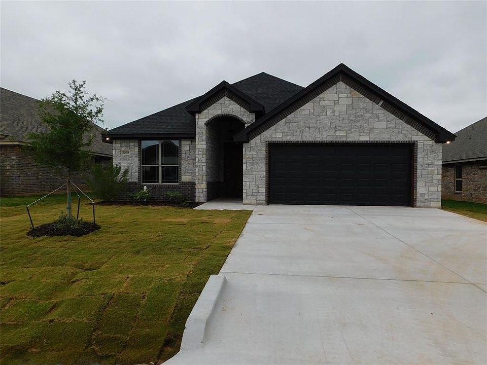 1st image of 3208 Windcrest Dr