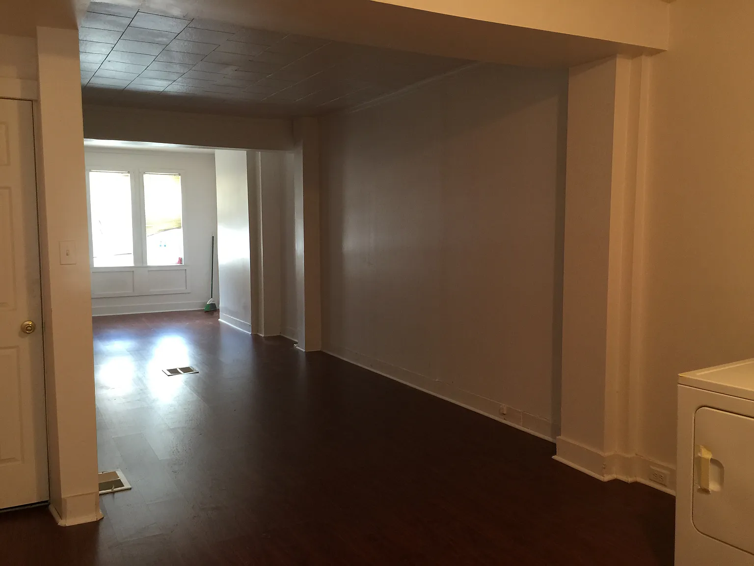 3 bed, 1000 sqft, $1,400 — Photo 1