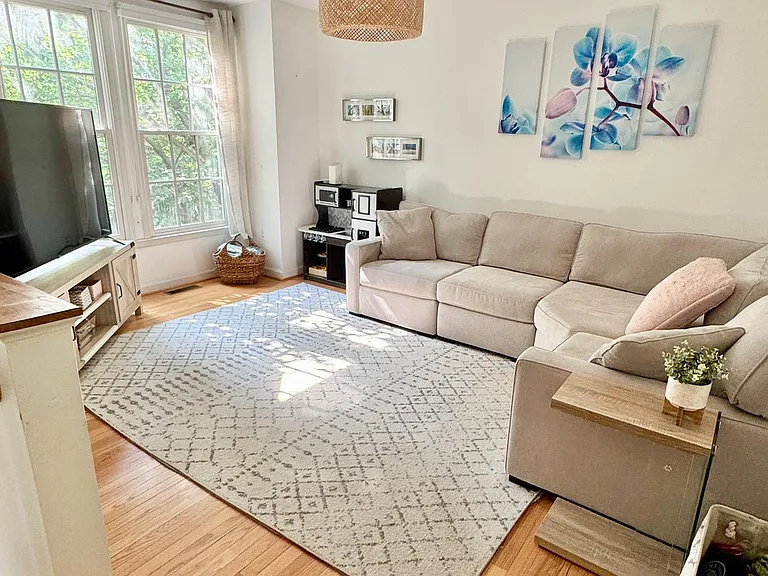102 Maximillian Ct SW — Photo 4