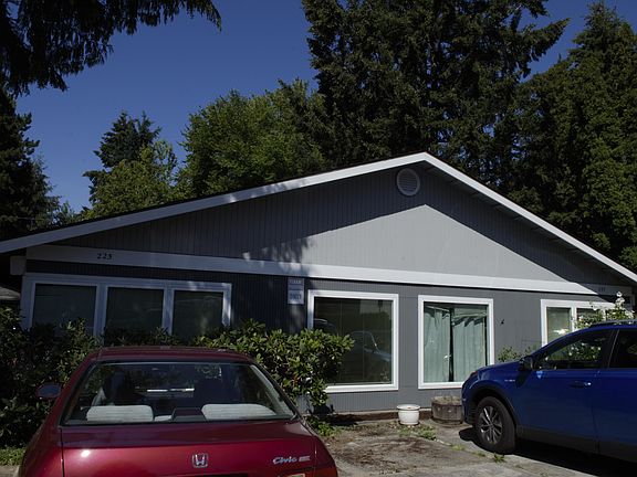 5th image of 229 1st Ave NW