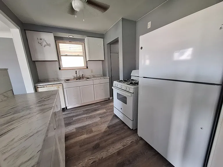 11785 Nashville St — Photo 8
