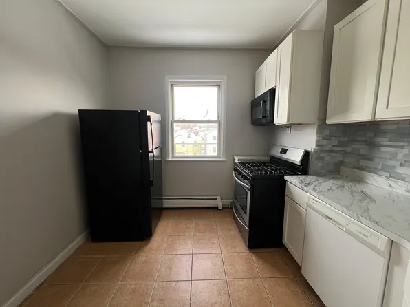 126 Neptune Avenue image 1 of 4