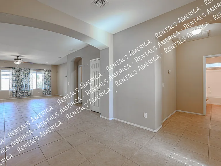 2954 E Coconino Dr — Photo 25