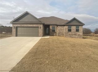 832 Buchanan St, Prairie Grove, AR 72753
