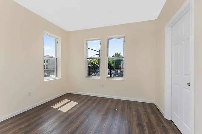 1406 White Plains Rd Floor 2 photo 1