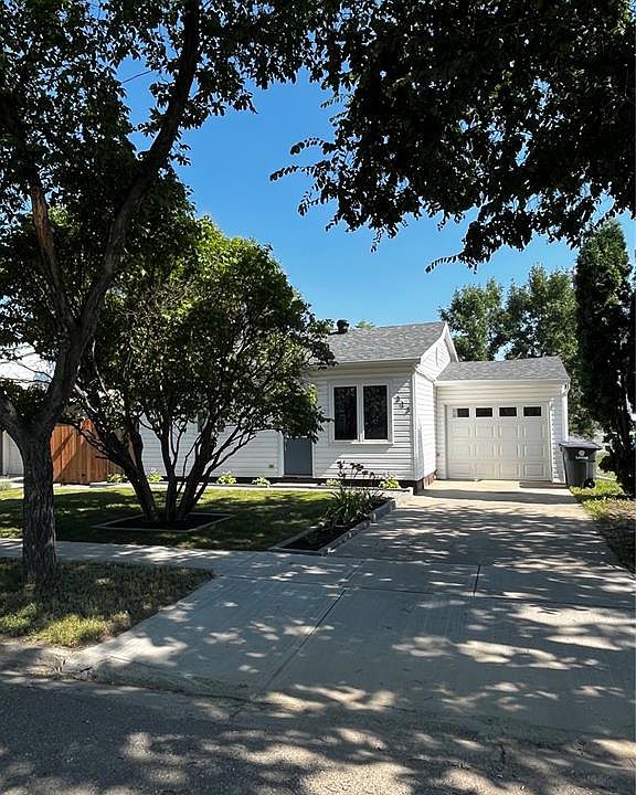 1st image of 313 1st AVENUE W