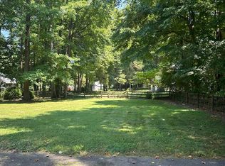 2215 Vineland Ln, Winston Salem, NC 27103