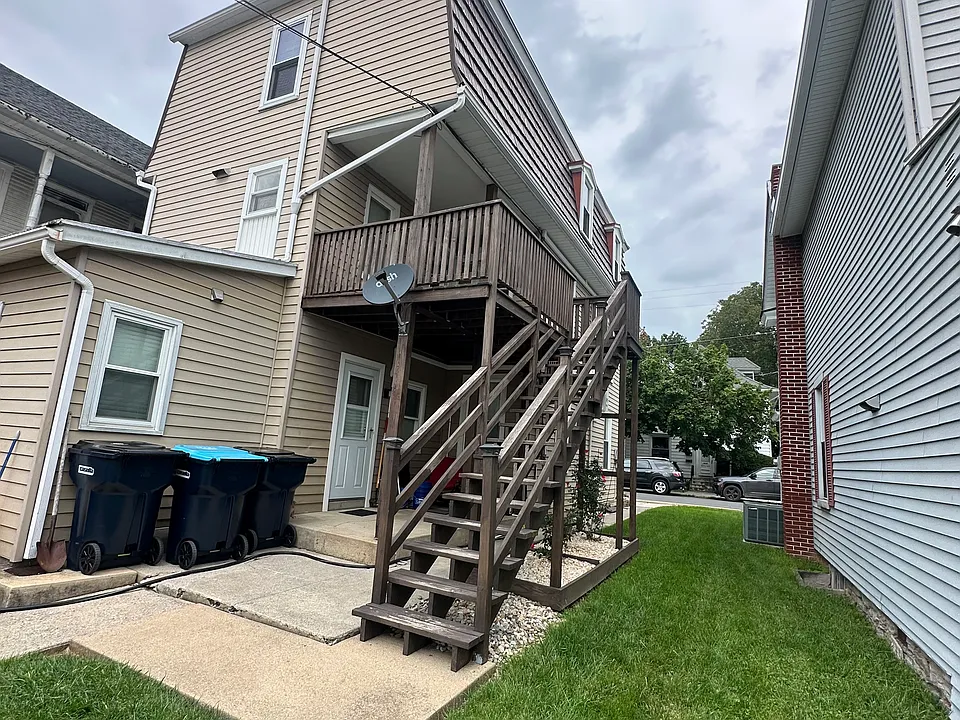 41 N College St #A