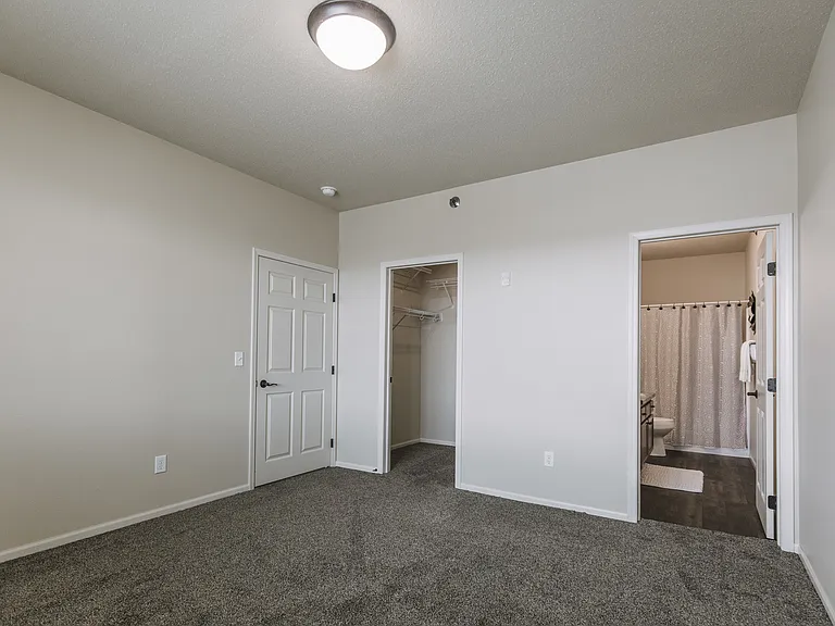 Lakewood Crossing Apartments — Photo 79