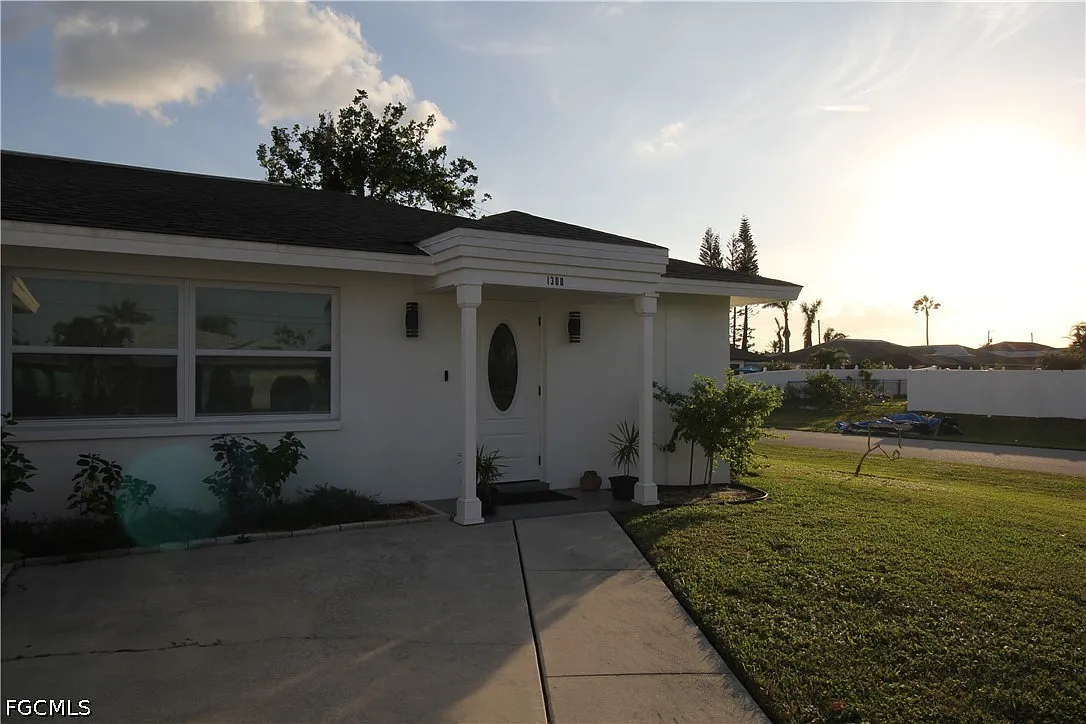 3 bed, 2.0 bath, 1248 sqft, $1,700 — Photo 3
