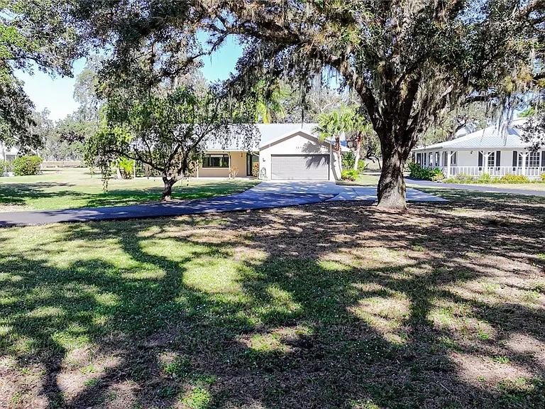 1250 Riverbend Dr — Photo 24