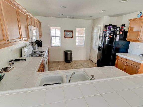 5th image of 38719 Panther Dr