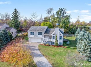 3885 Murray View Dr NE, Lowell, MI 49331