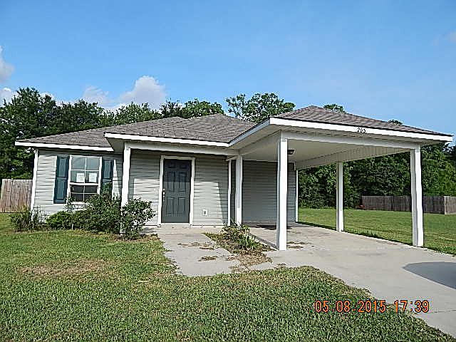 1st image of 203 Oak Springs Ln