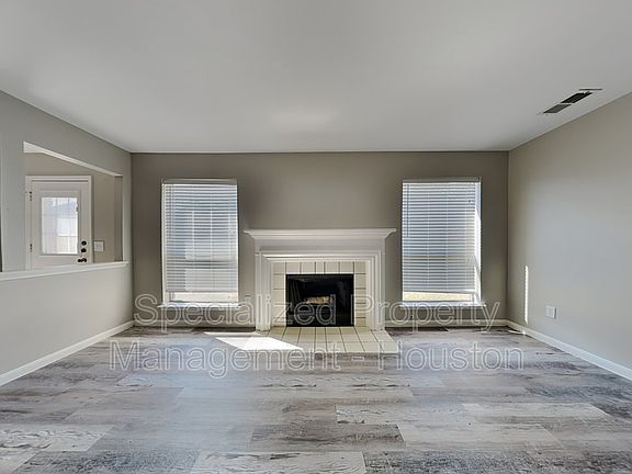 2nd image of 18927 Oakway Dr