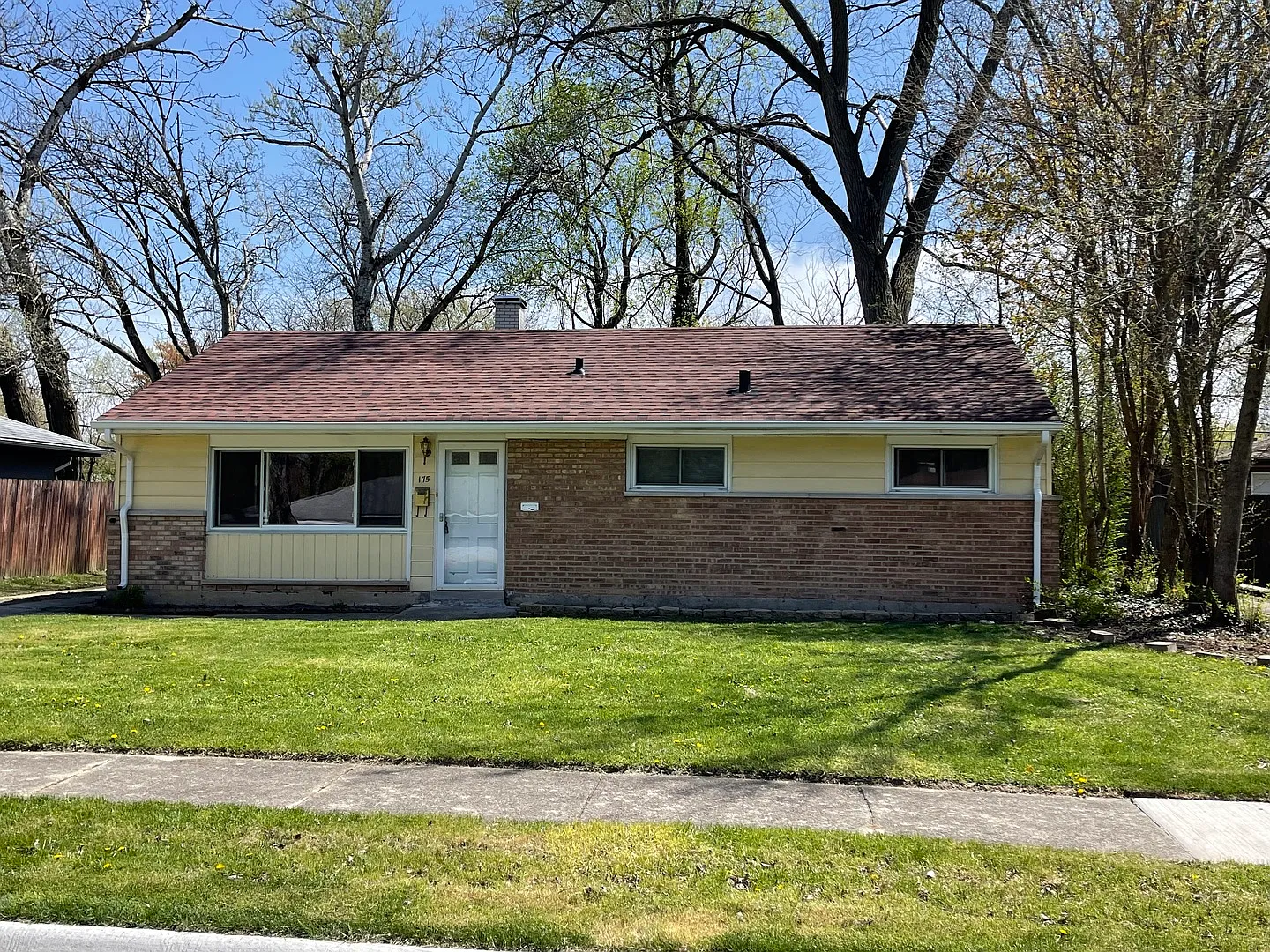 175 Shabbona Dr photo 1