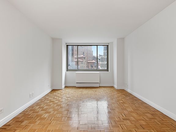 3rd image of 30 W 63rd St APT 7S