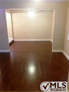 2nd image of 2114 Benbrook Dr