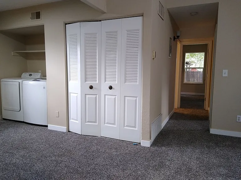 470 S Fenton St — Photo 59