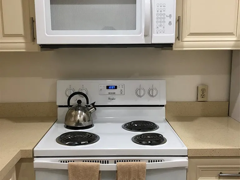 850 SW 133rd Ter #B406 — Photo 11