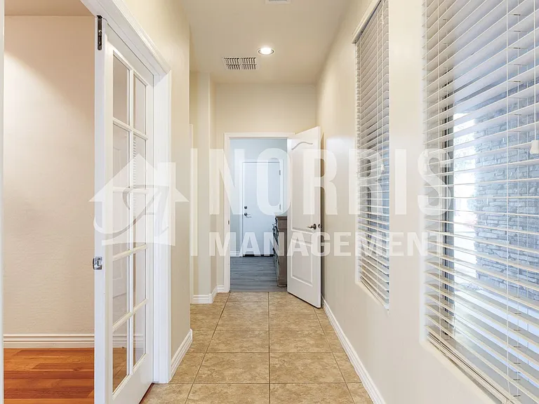 311 W Blue Lagoon Dr — Photo 11