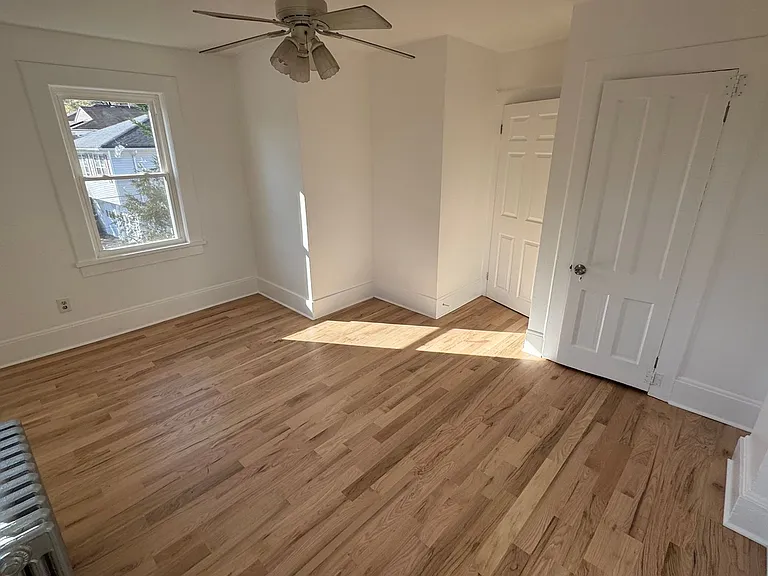 57 Morris Ave — Photo 7
