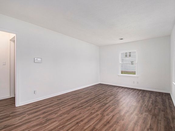 5th image of 1750 E Beardsley Ave
