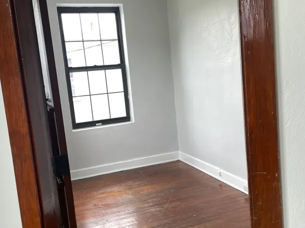 19 Wall St APT 3, Auburn, NY 13021