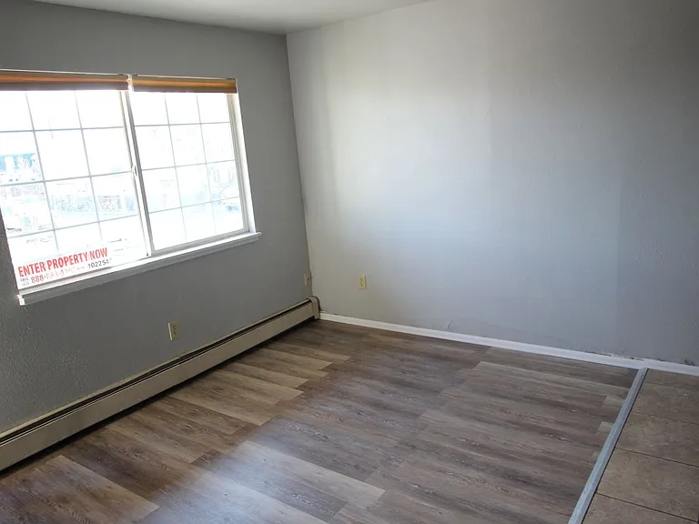 1412 Glenwood Ave — Photo 6