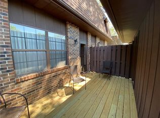 2823 Grove Ct, Decatur, IL 62521