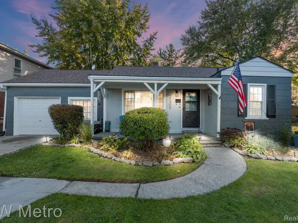 21300 Bayside St, Saint Clair Shores, MI 48081