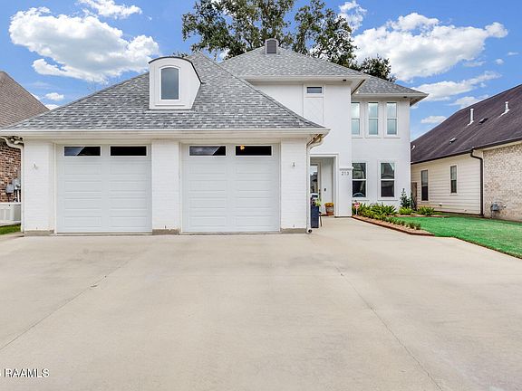 2nd image of 213 Cypress View Dr