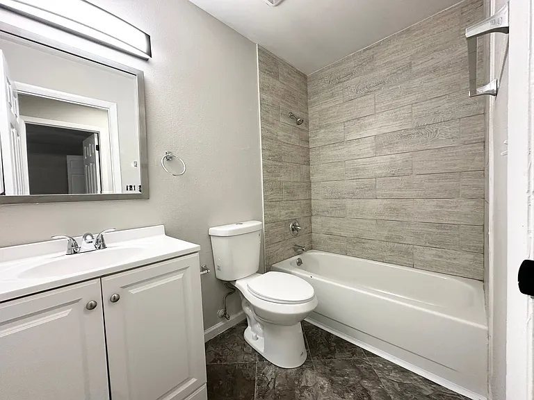 5525 Bowden Loop — Photo 8