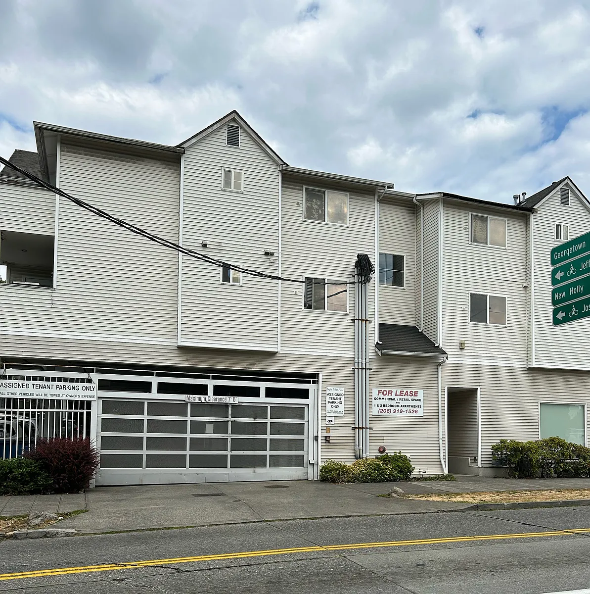 Building Photo - 5333 15th Ave S #2D
