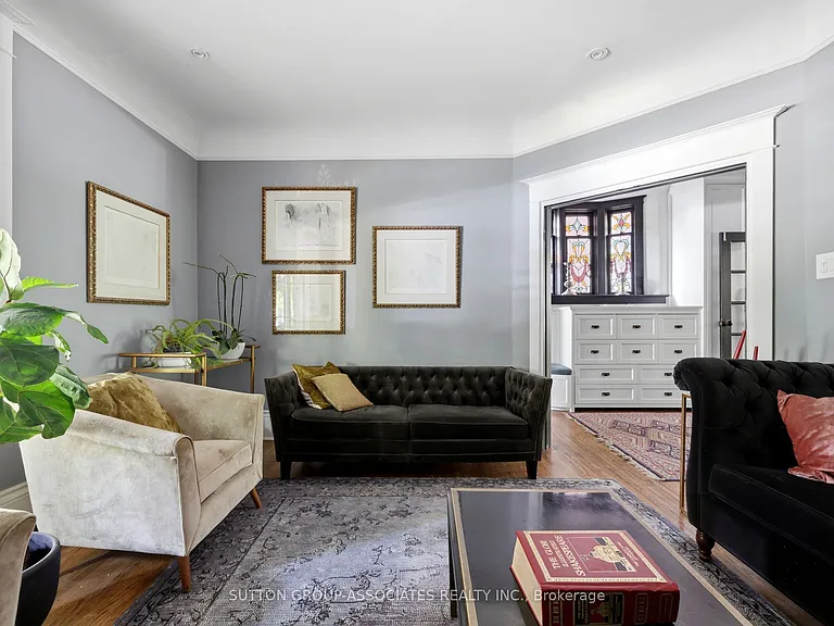 33 Albany Ave — Photo 6