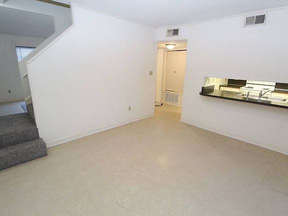 5th image of 6322 Harvard Ct