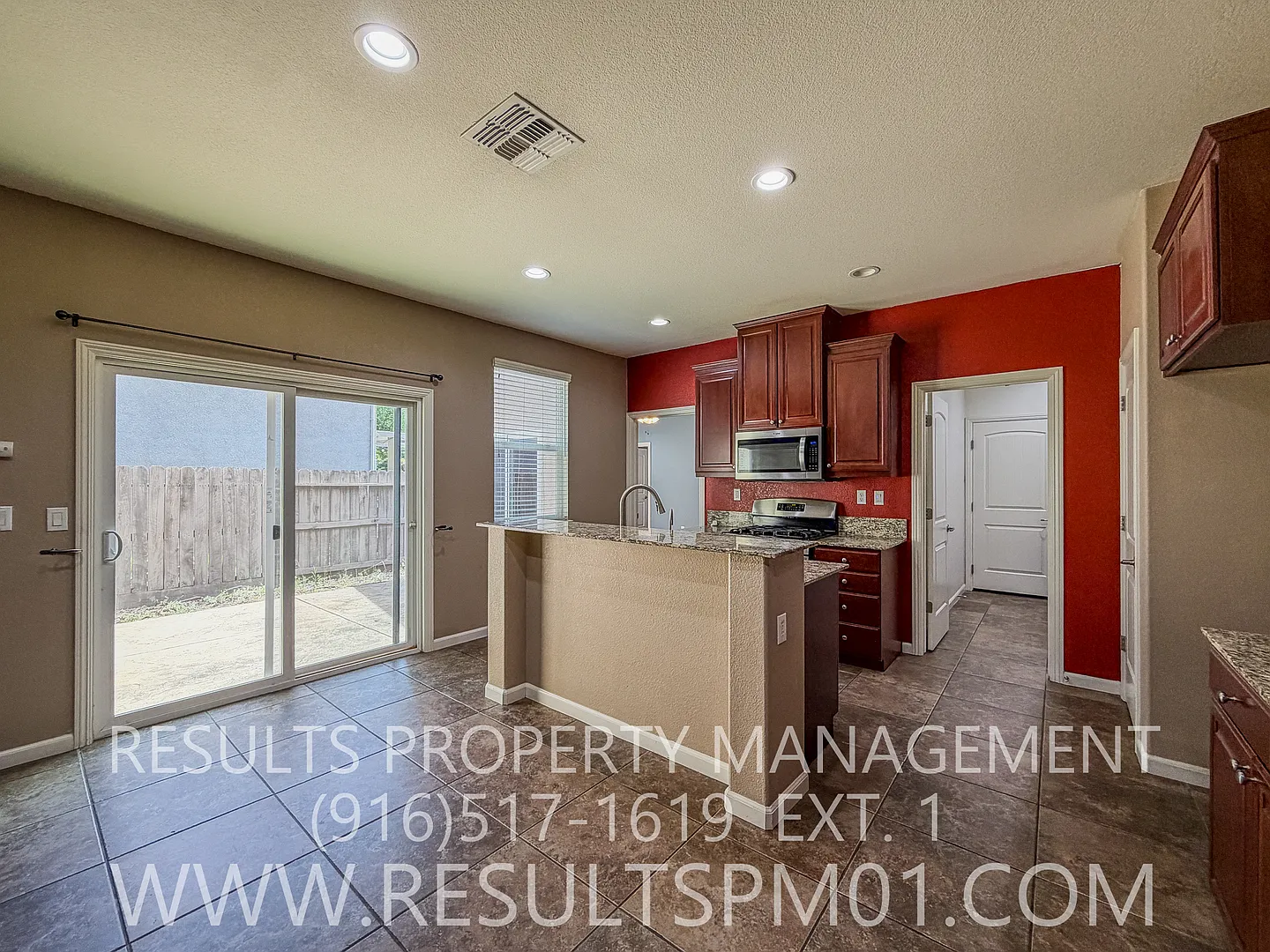 Open Concept Floorplan West Roseville — Photo 2