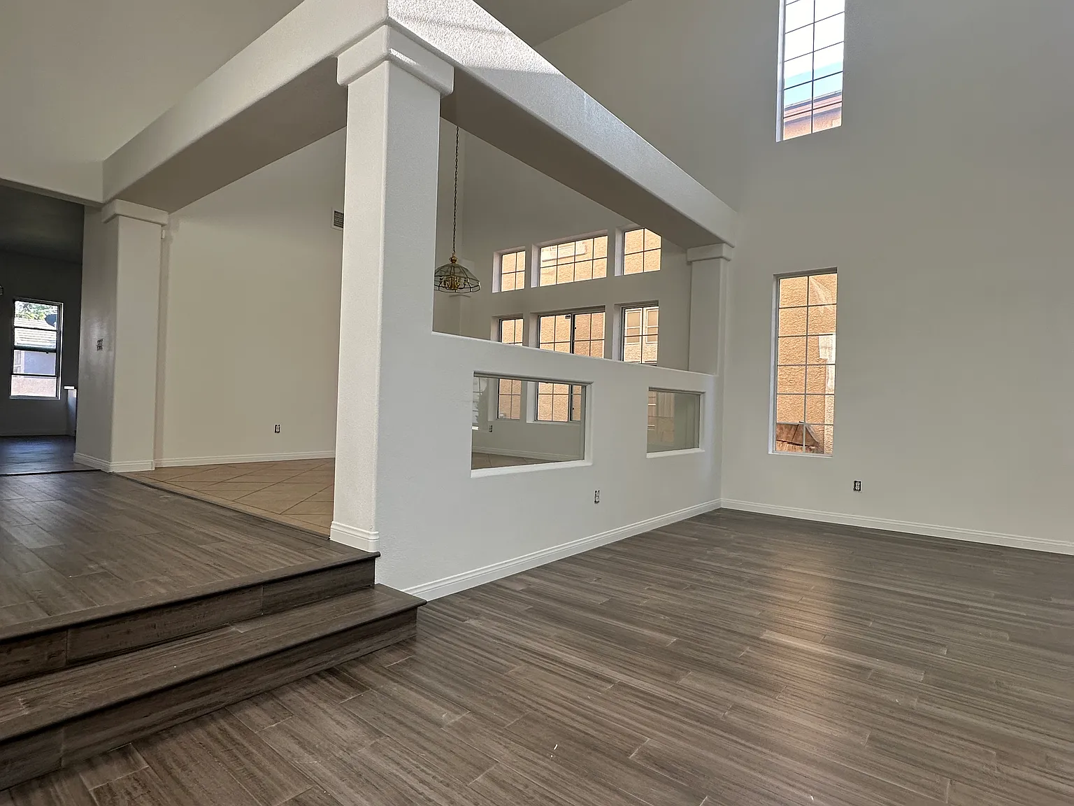 5 bed, 3543 sqft, $3,350 — Photo 2