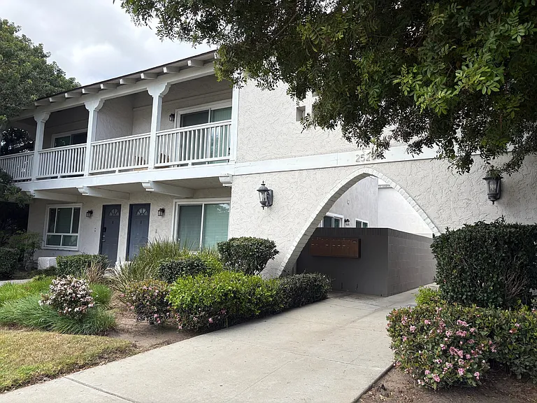 CitiZen South Bay on West 235th St. — Photo 6