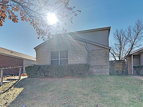2nd image of 10224 Carolina Oaks Dr