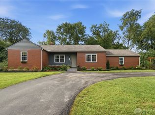 679 Meadowview Dr, Centerville, OH 45459