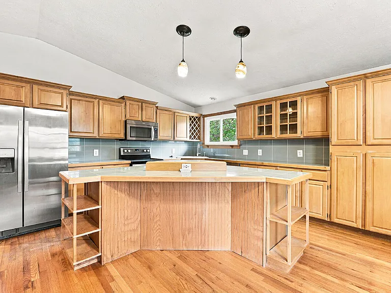 12822 Clermont St — Photo 11