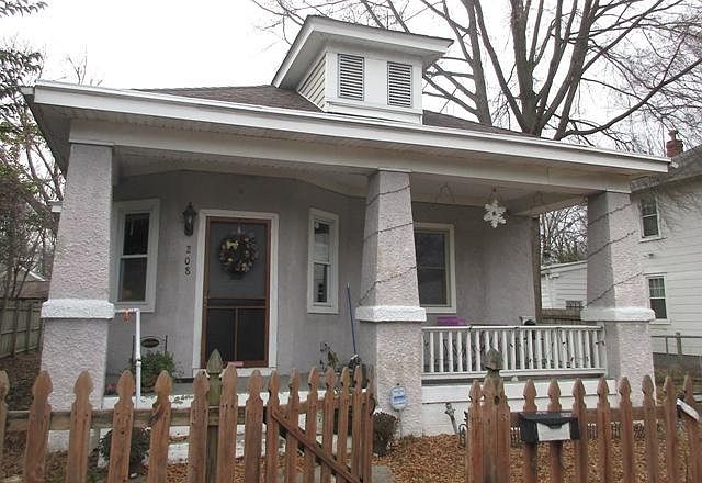 1st image of 208 W 32nd St