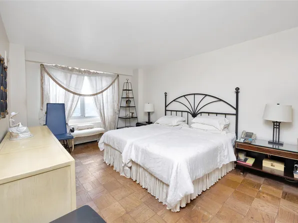 110-11 Queens Boulevard image 11 of 22