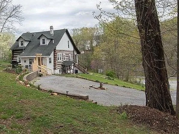 5681 Bent Mountain Rd, Roanoke, VA 24018