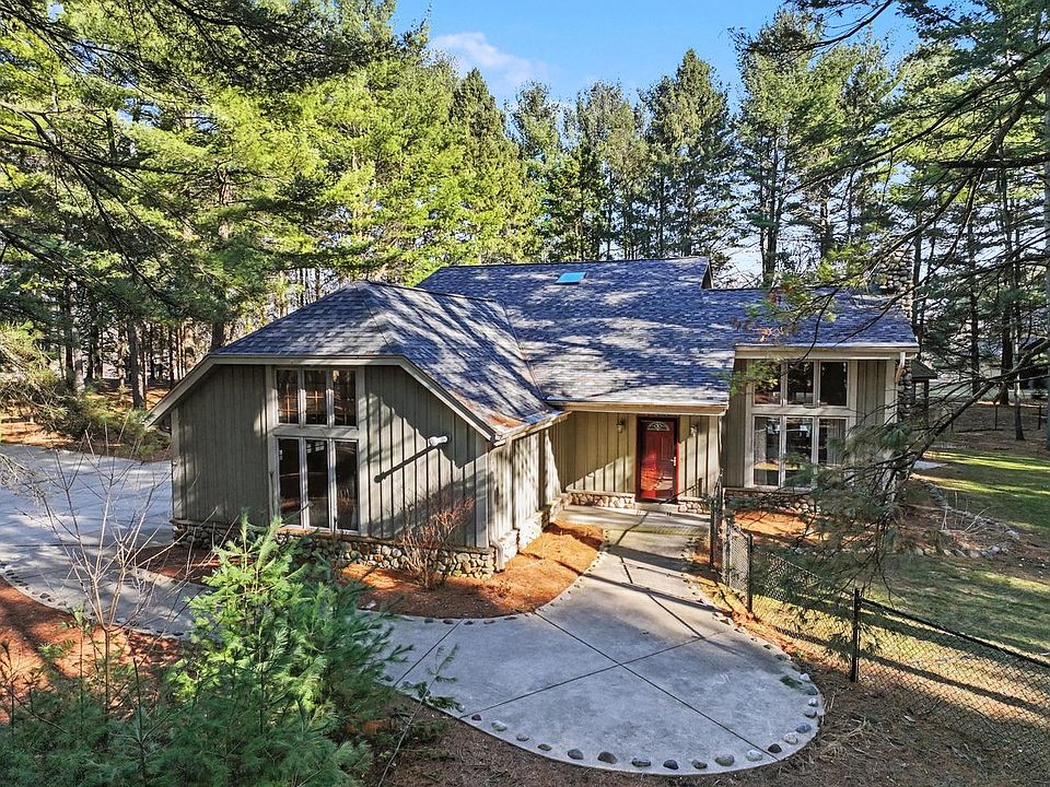 1st image of 540 Mccarthy DRIVE S S