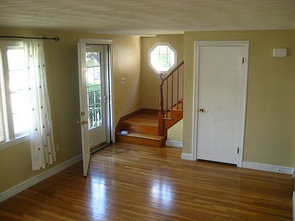 12x20 Entry/Living Room